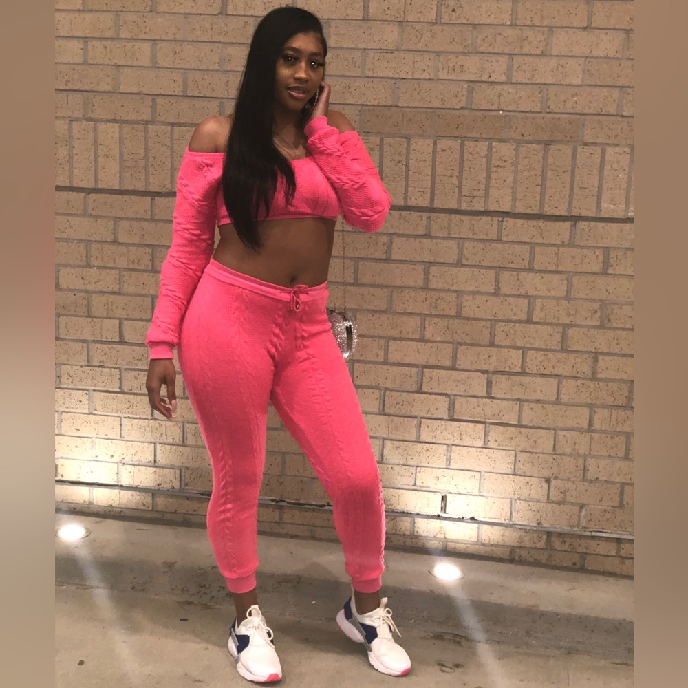 Cable knit 2 piece sweater material jogger set